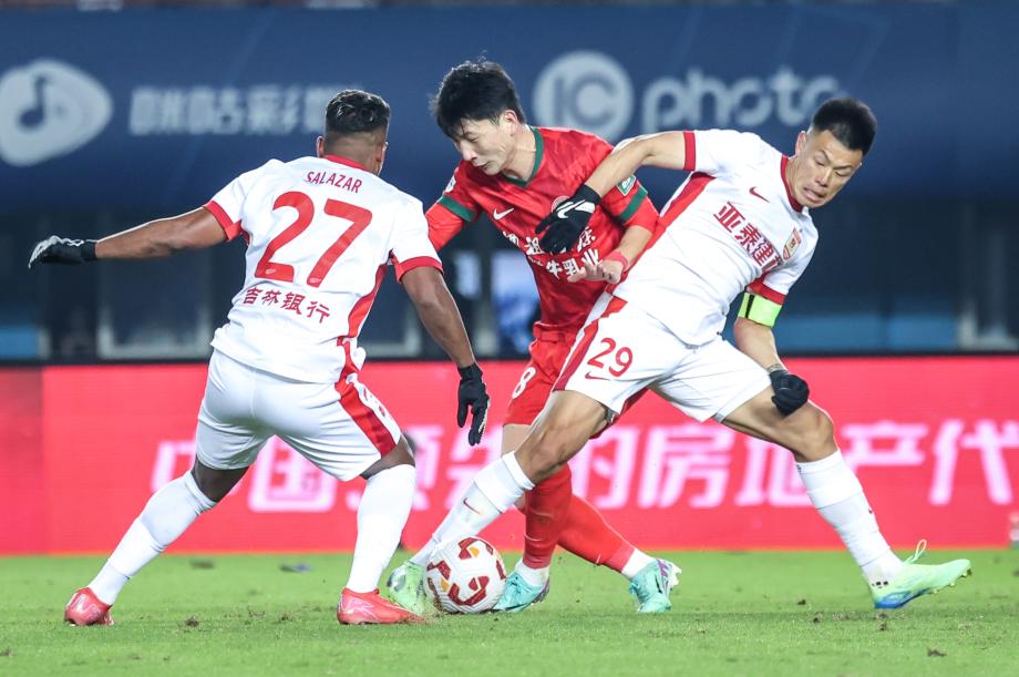 [图]纳萨里奥马亚破门 长春亚泰0-2客负河南队仍垫底在线扑克在线扑克游戏平台